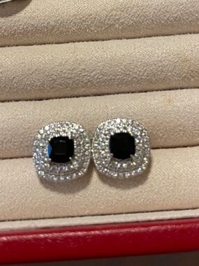 Bomb party Black Square Halo Stud Earrings - Silver